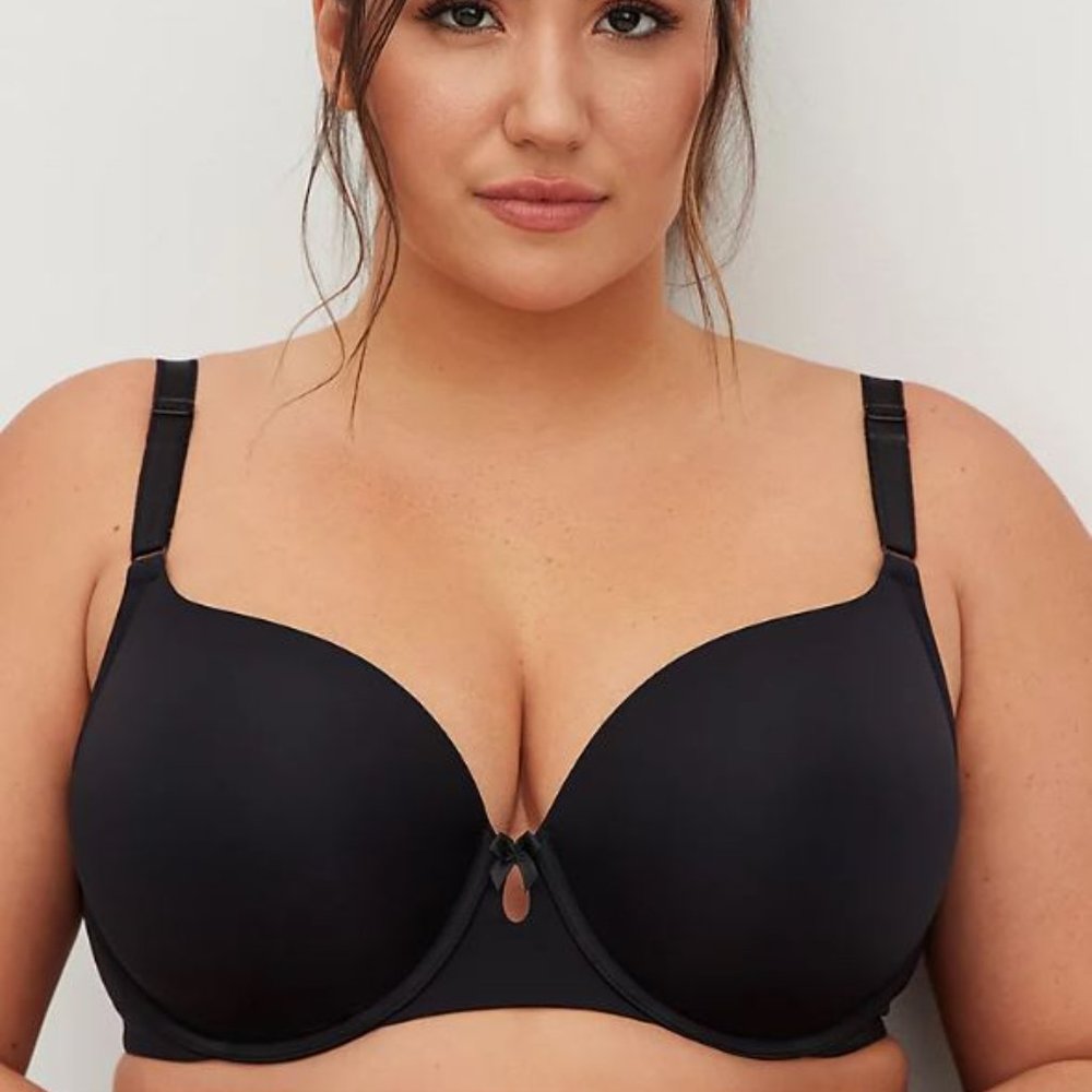 Torrid Lightly Lined T-Shirt Back Smoothing Bra 42DDD Rich Black